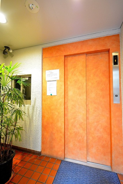 ハイツサト赤坂　エレベーターホール