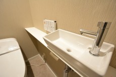 ライオンズマンション乃木坂　トイレの手洗いカウンター