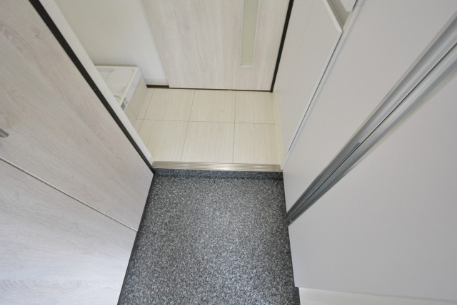 秀和奥沢レジデンス　玄関