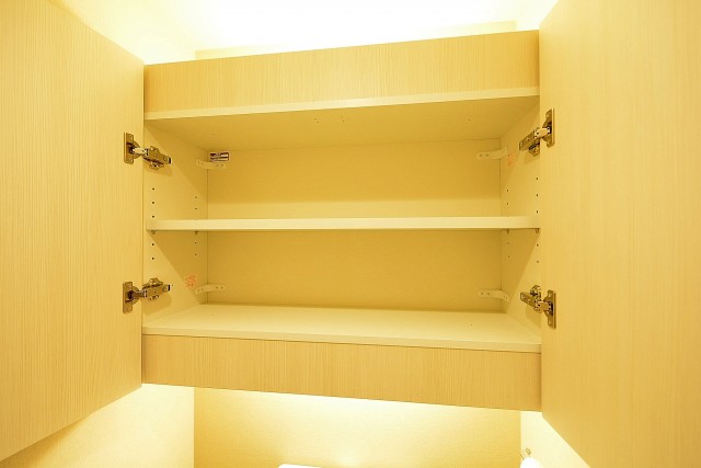 代官山マンション　吊戸棚