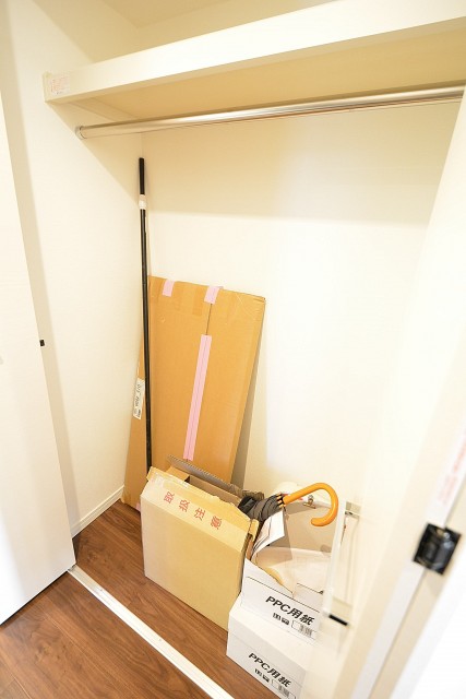 サンハイツ北新宿　廊下の収納