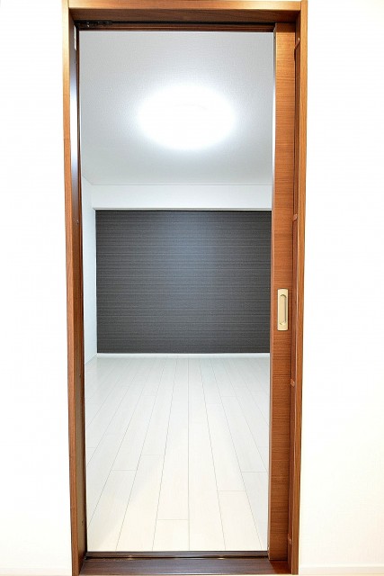 ハイネス小石川　4.2帖洋室引き戸