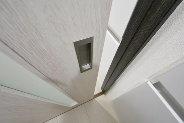 秀和奥沢レジデンス　キッチンへ