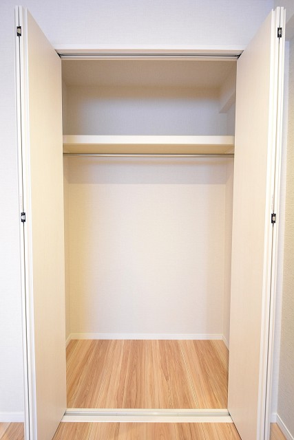 代官山マンション　ベッドルーム①クローゼット