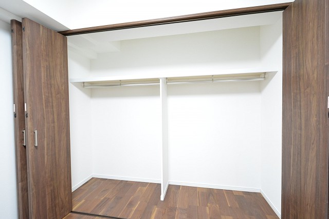 ライオンズマンション乃木坂　6.0帖のベッドルーム　クローゼット