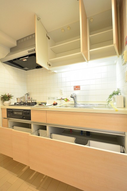 レグノ・スイート三軒茶屋　キッチン