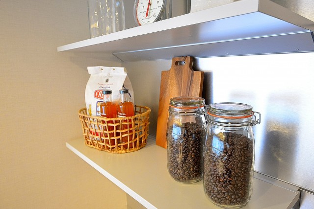 代官山マンション　キッチンの棚