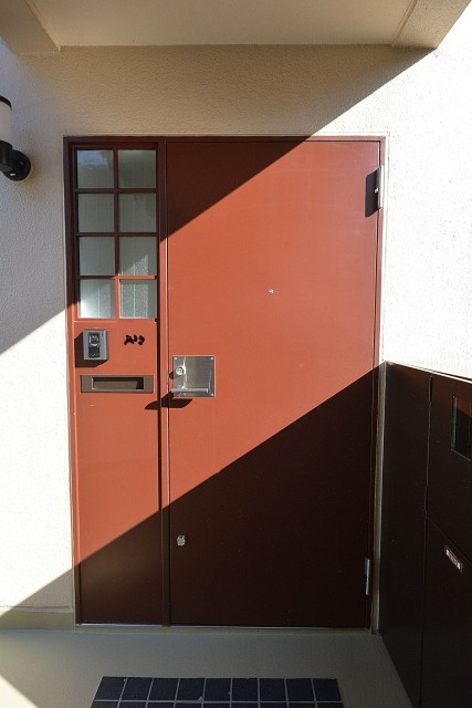 サンハイツ北新宿　玄関前