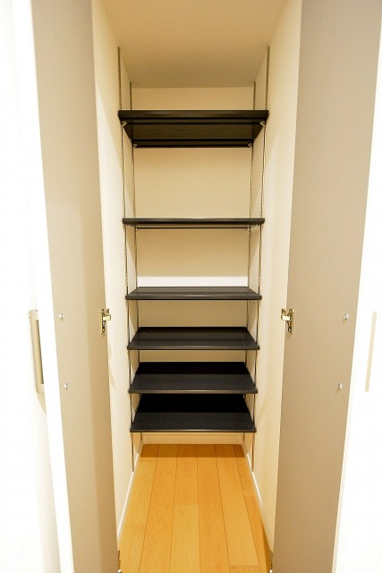 ライオンズマンション大森第3　廊下収納