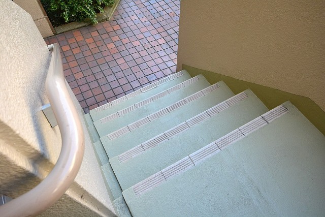 サンハイツ北新宿　階段