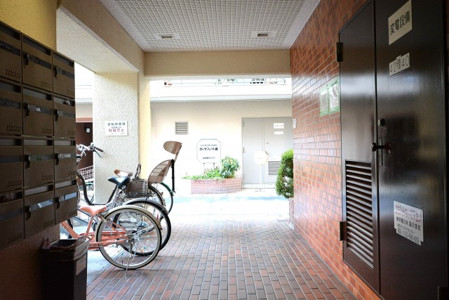 大森ロイヤルハイツ　エントランス