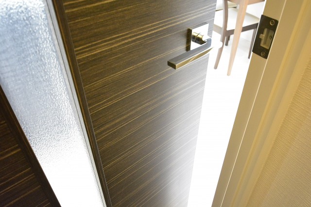 北の丸ビル　ダイニングキッチン扉