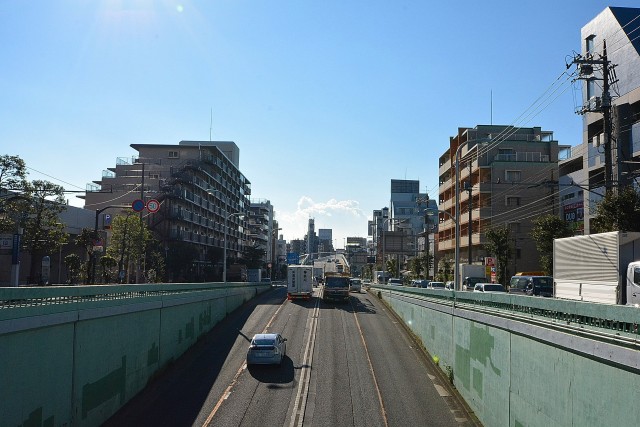 レグノ・スイート三軒茶屋　前面道路