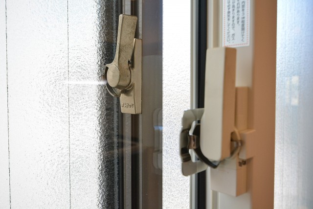 北の丸ビル　二重サッシ