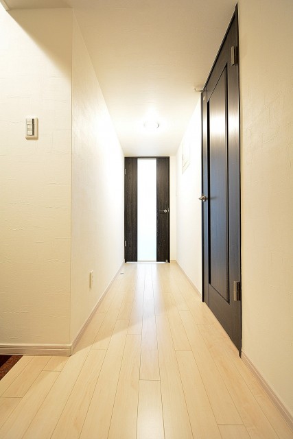 ドミール南青山　玄関廊下