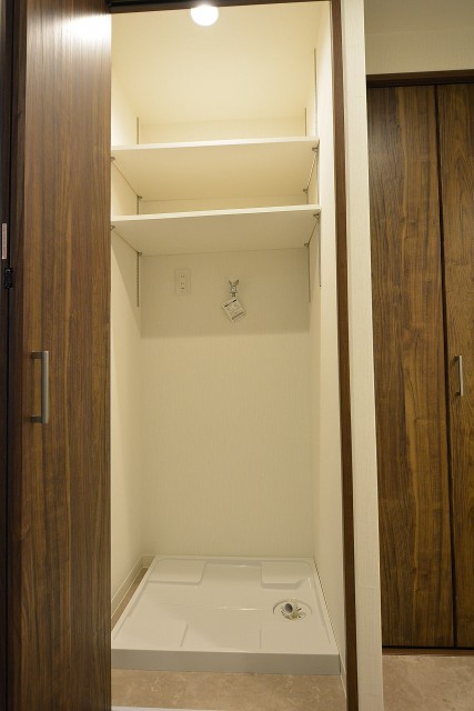 大森ロイヤルハイツ　洗濯機置場