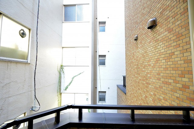 ドミール南青山　7.5帖のベッドルームバルコニー眺望