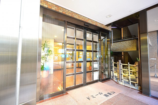 ドミール南青山　エントランス