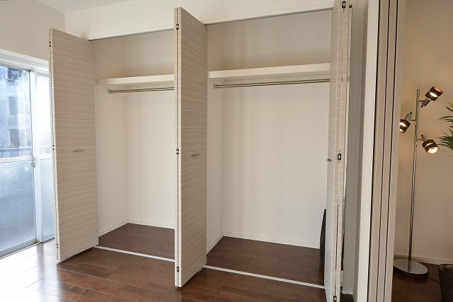 秀和奥沢レジデンス　大容量のクローゼット