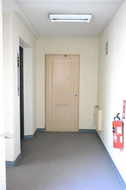 大森ロイヤルハイツ　勝手口