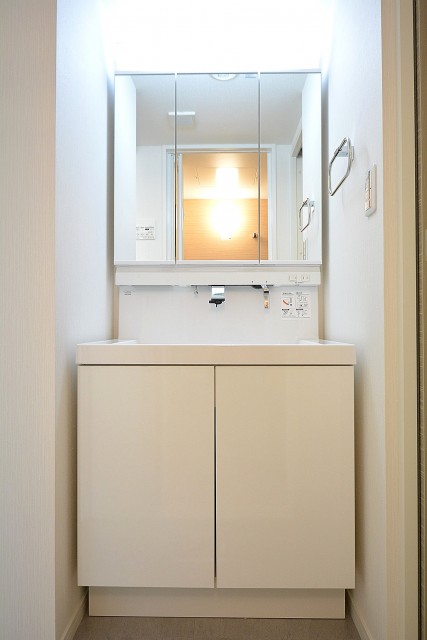 秀和奥沢レジデンス　洗面化粧台