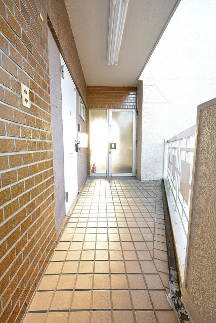 南進マンション　共用階段