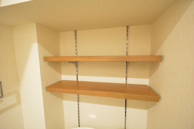 南進マンション　トイレの棚