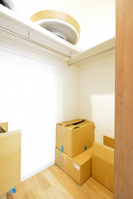 南進マンション　7.7帖洋室のWIC