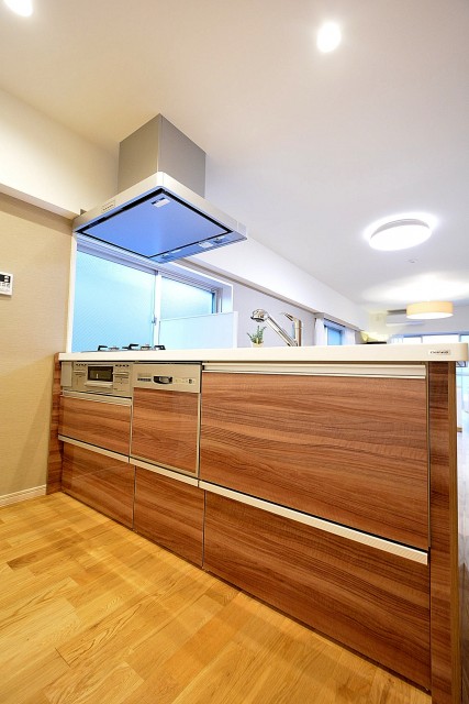 南進マンション　アイランドキッチン