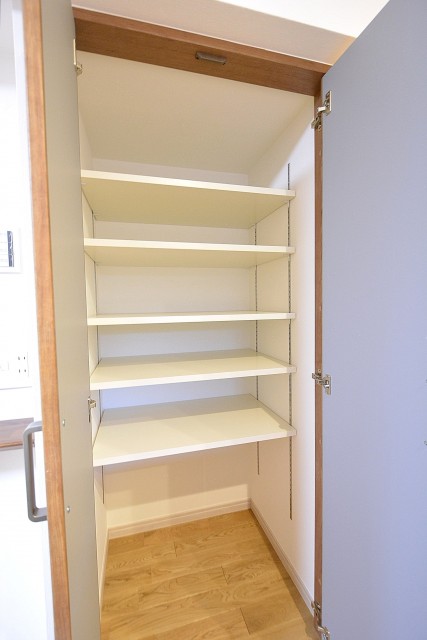 南進マンション　LDK収納