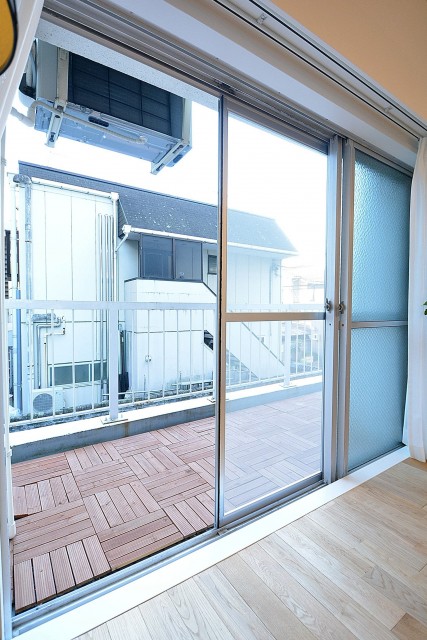 南進マンション　20.0帖のLDKの窓