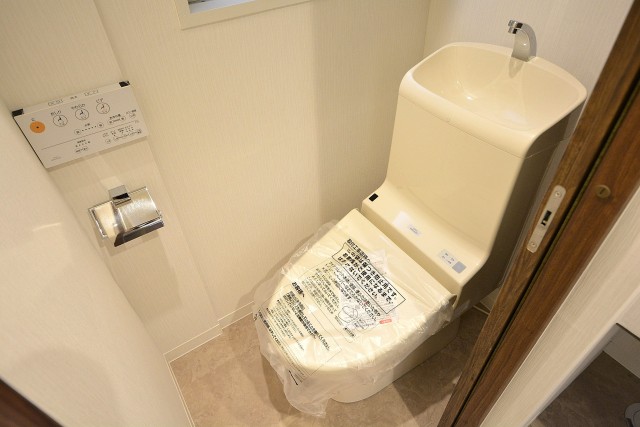 ドルメン五反田　ウォシュレット付きトイレ