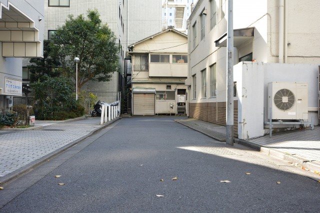 東池袋ハイツ弐番館　エントランス前道路