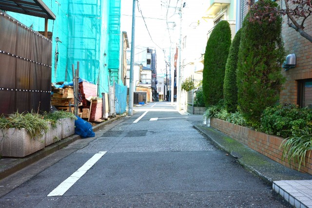 サンサーラ池袋　エントランス前道路