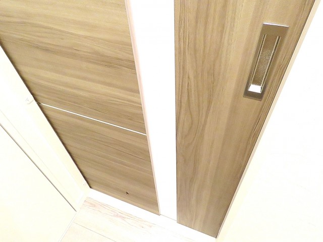 青葉台ハイツ　LDK扉