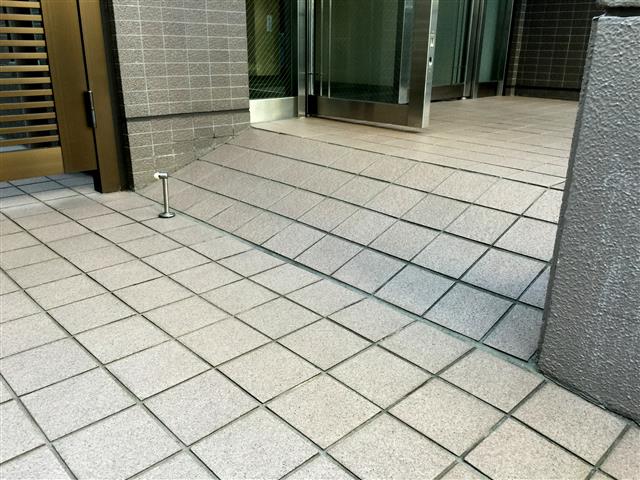 サンマンションアトレ新宿戸山　エントランス