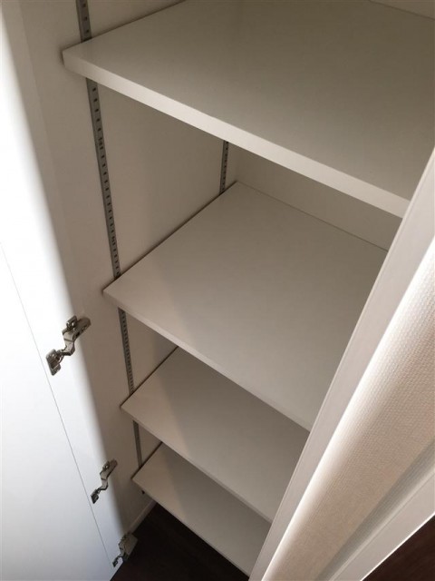 サンマンションアトレ新宿戸山　廊下収納