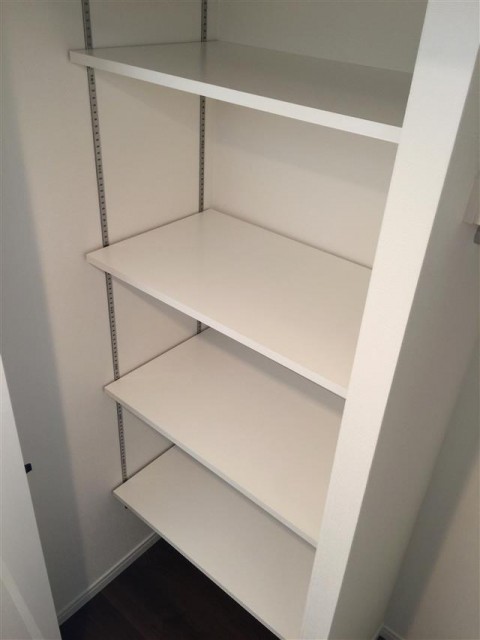 サンマンションアトレ新宿戸山　廊下収納