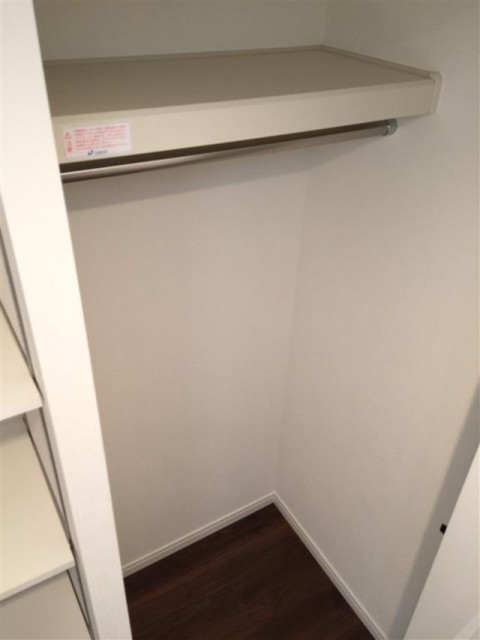 サンマンションアトレ新宿戸山　廊下収納