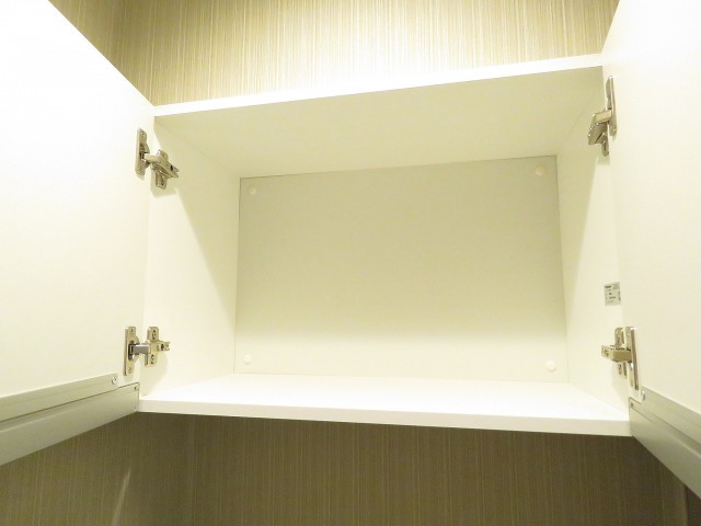 GSハイム築地　トイレ吊戸棚