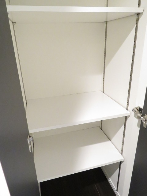 日興ロイヤルパレス元麻布　物入れ