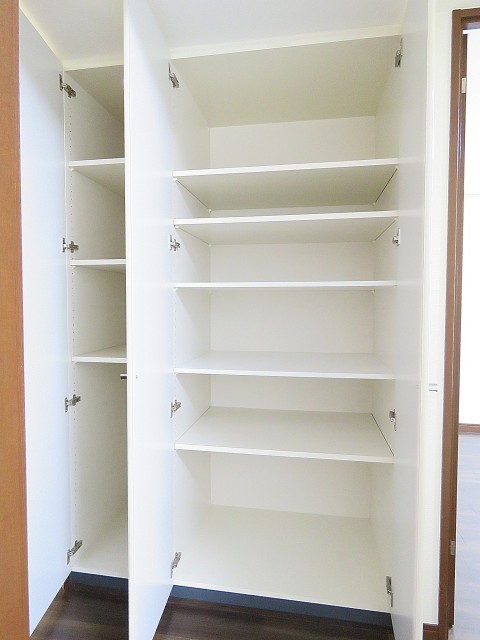 アルス目黒学芸大学弐番館　廊下の収納