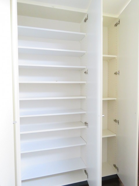 アルス目黒学芸大学弐番館　廊下の収納