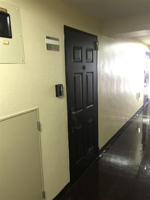 アルカディア経堂　玄関前