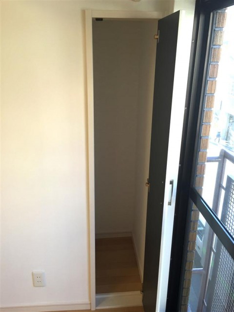 アルカディア経堂　リビングダイニングキッチン収納