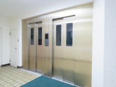 西蒲田スカイハイツ　エレベーターは2基