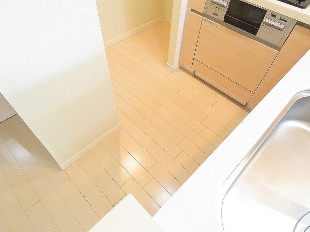 レグノ・スイート三軒茶屋　キッチンスペース