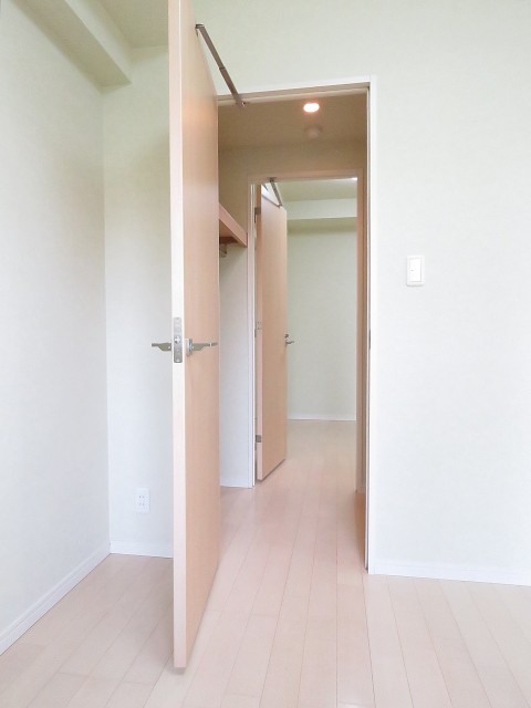 レグノ・スイート三軒茶屋　ウォークインクローゼット