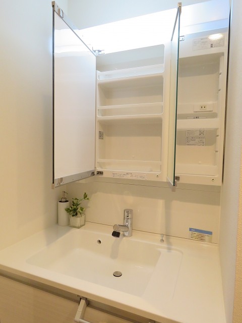 東池袋ハイツ弐番館　洗面化粧台