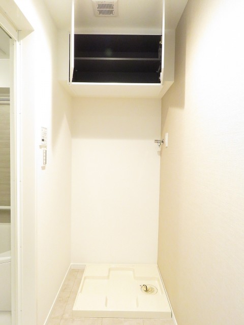 東池袋ハイツ弐番館　洗濯機置場